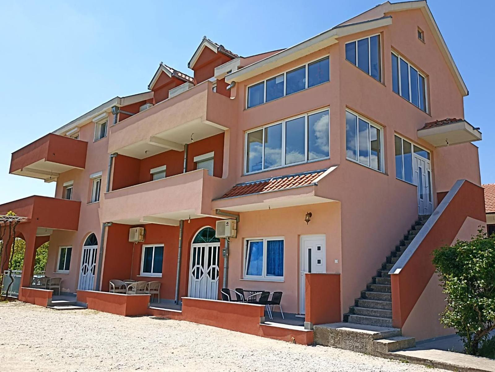 Apartmani Slađo Trebinje Ngoại thất bức ảnh
